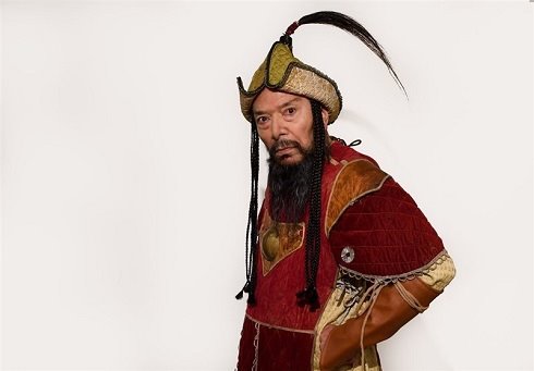 گریم علی نصیریان در نقش چنگیز مغول