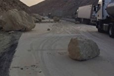 ببینید ؛ ریزش کوه بر روی ده‌ها کامیون در ترکیه