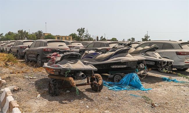 تصاویر: وضعیت عجیب خودروهای میلیاردی در بندرعباس
