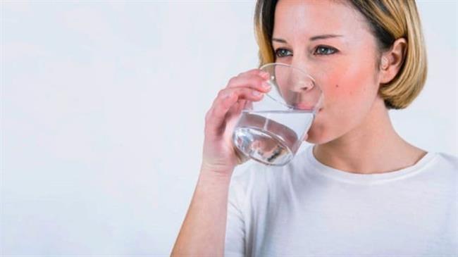 نوشیدن آب گرم به صورت ناشتا چه خاصیت هایی دارد؟