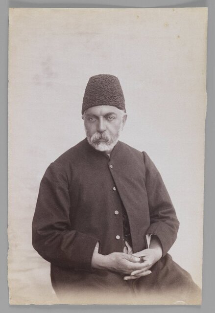 کاری که عمه احمد شاه با قاجاریه کرد