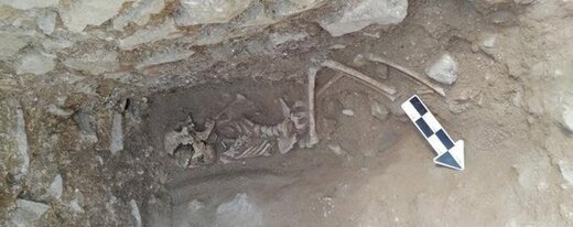 عکس ؛‌ شیوه باورنکردنی دفن یک کودک که قرن‌ها پیش مرده!
