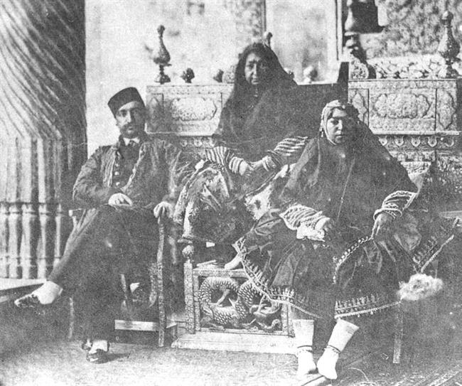 چهره واقعی ناصرالدین شاه، مادر و خواهرش