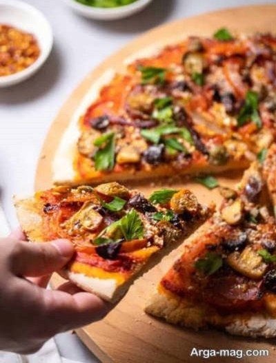 پیتزا روستیکا با گوجه فرنگی