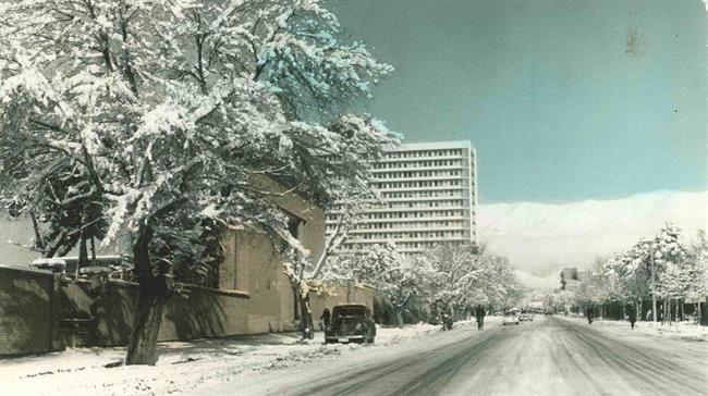 عکس ؛ خیابان‌های برفی تهران در دهه 50 / از حافظ تا تجریش