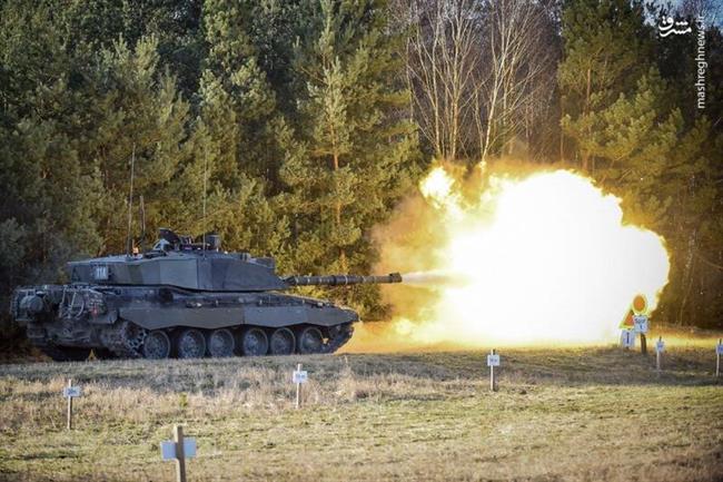 ارتش روسیه 1500 دستگاه تانک مدرن تولید می‌کند/ نمایندگان کنگره امریکا خواستار اهدای مهمات خوشه‌ای به اوکراین شدند/ معامله پرسود اسلواکی با ژست کمک به اوکراین +نقشه و تصاویر