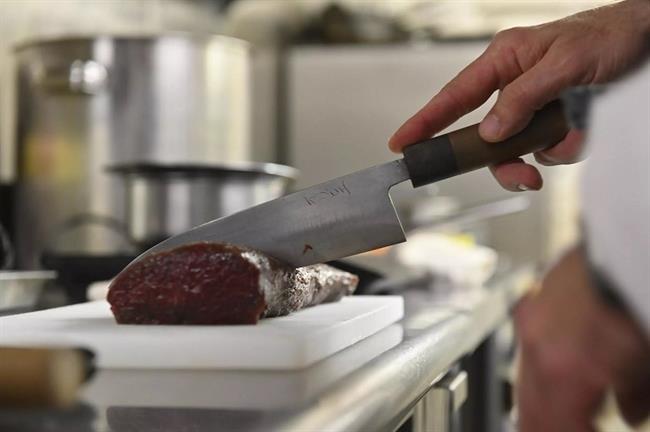 (ویدئو) چاقوی ژاپنی چگونه ساخته می‌شود؟ / کیفیت غذا را تغییر می‌دهند