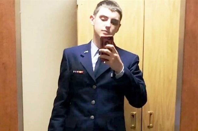 افشاگر 21 ساله‌ اسناد پنتاگون دسترسی فوق محرمانه داشت+عکس و فیلم
