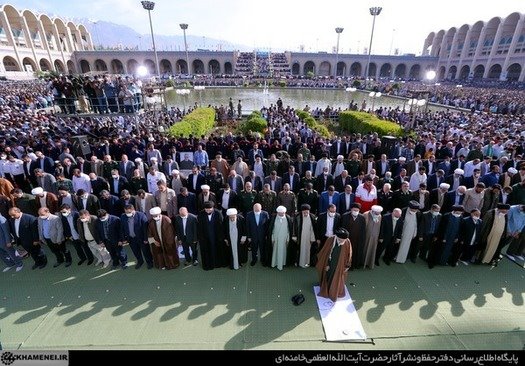 اقامه نماز عیدفطر به امامت رهبر انقلاب