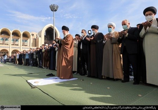 اقامه نماز عیدفطر به امامت رهبر انقلاب