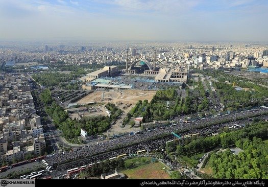 اقامه نماز عیدفطر به امامت رهبر انقلاب