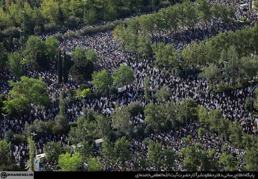 اقامه نماز عیدفطر به امامت رهبر انقلاب