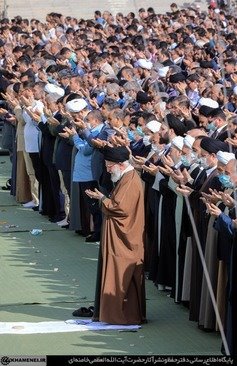 اقامه نماز عیدفطر به امامت رهبر انقلاب
