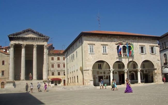 Temple of Augustus in Pula