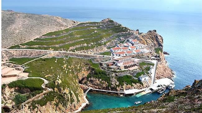 Quiet but not without life, Berlengas is perfect for those who enjoy naturePixabay