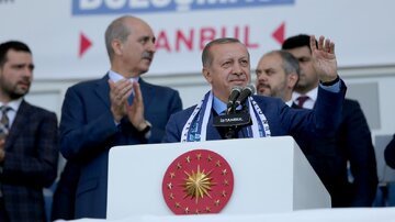 سجده شکر اردوغان پس از پیروزی در انتخابات/عکس