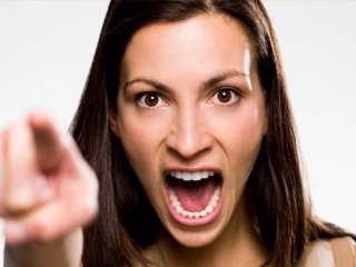 10 رفتار آقایان که خانم‌ها را عصبانی می‌کند