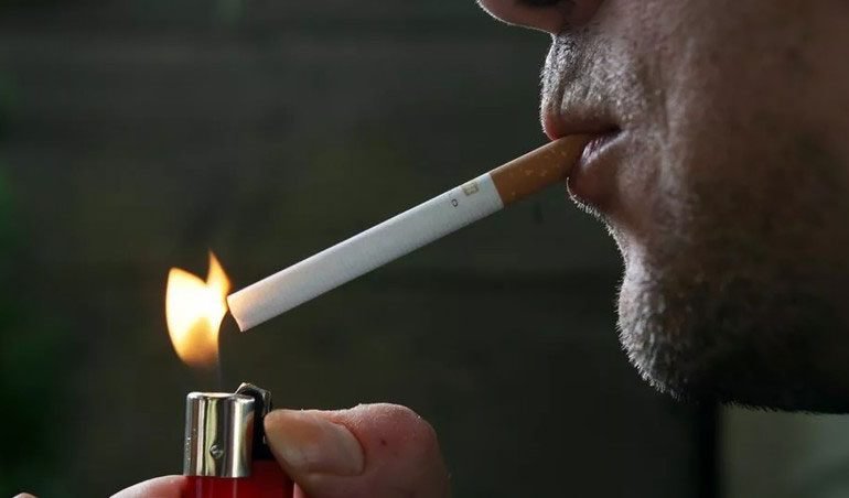 ارتباط بین سیگار کشیدن و چروک‌ها، توضیح داده شده است