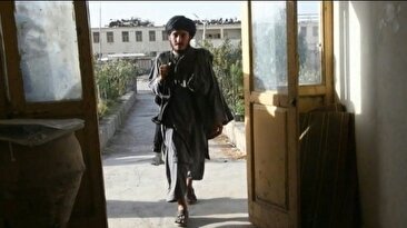 زندگی در افغانستان طالبان چگونه می گذرد؟ / نگرانی، آسودگی، ناامیدی، غرور/ حقوق یک نیروی پلیس 142 دلار در ماه است (فیلم)
