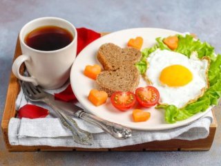 سه چیزی که هرگز نباید هنگام صبح بخورید