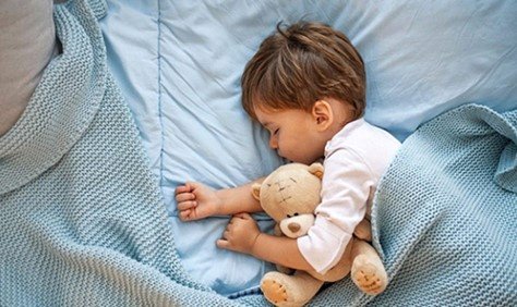 چگونه ساعت خواب کودک رو تنظیم کنیم؟