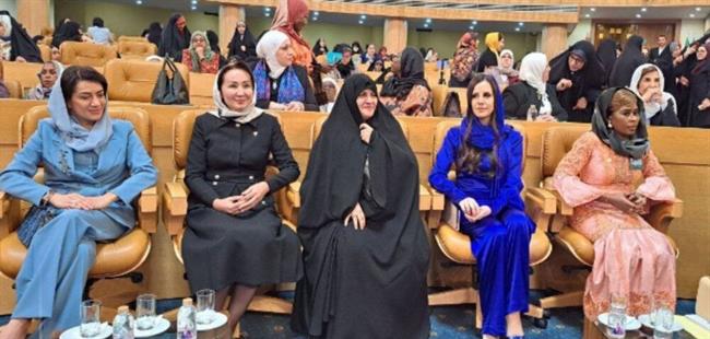 تناقض گویی در ماجرای «بانوی اول» /همسر رئیس جمهور به تازگی متوجه کاربرد اصطلاح بانوی اول شده است؟