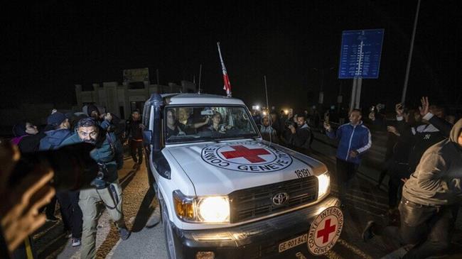  مقاومت فلسطین: هرگونه نقض آتش‌بس در غزه توسط رژیم صهیونیستی را زیر نظر داریم/ منابع صهیونیستی: احتمالا آتش‌بس در غزه دو روز دیگر تمدید شود/ اعتراف پنتاگون به مشارکت در جنگ غزه + عکس و فیلم