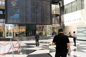 پیش بینی بورس سه شنبه 14 آذر 1402 / مقاومت شاخص کل در هم شکست