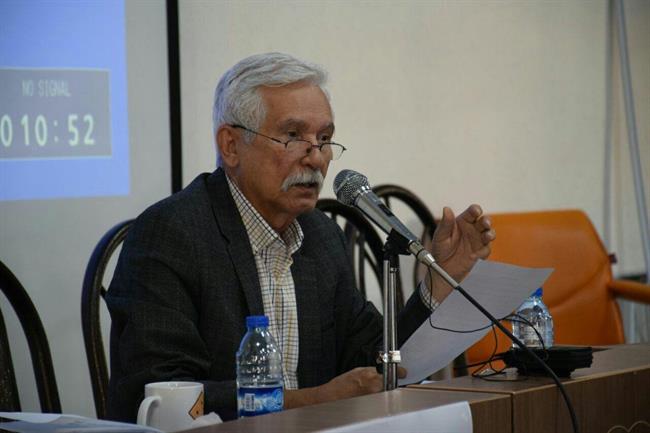 سمینار بازخوانی توسعە در استان کردستان، با حضور اساتید دانشگاە، دانشجویان و  علاقمندان، برگزار شد. ؛ نمایش خبر ؛ پژوهشکده کردستان شناسی