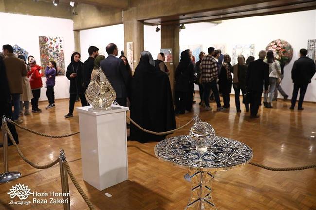 نمایشگاه آثار هنری آینهکاری و کوفینگاری «از دل نور» افتتاح شد