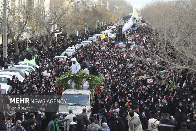تشییع پیکر 2 شهید حادثه تروریستی کرمان و شهید دفاع مقدس در مشهد