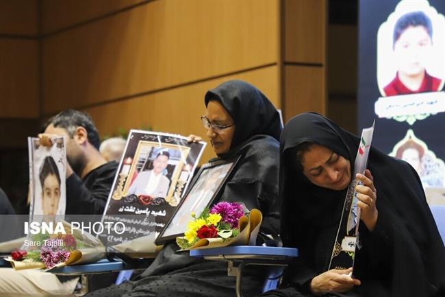 گرامیداشت شهدای دانش‌آموز حادثه تروریستی گلزار شهدای کرمان