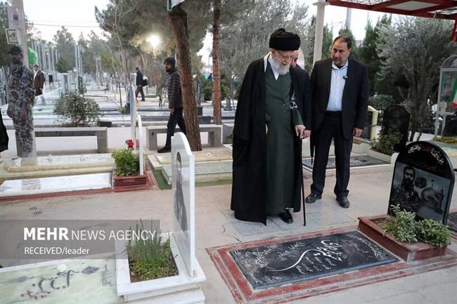 حضور رهبر معظم انقلاب اسلامی در مرقد مطهر امام و گلزار شهدا