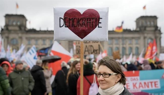 تجمع بزرگ علیه نژادپرستی و احزاب راست افراطی در برلین آلمان 