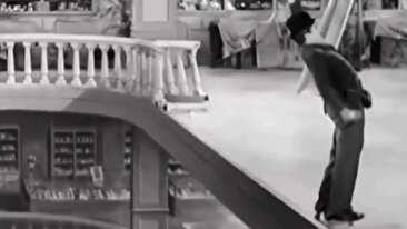 نبوغ چارلی چاپلین در ساخت فیلم، آن‌هم در 88 سال قبل/ استفاده از یک حقه سینمایی فوق‌العاده جالب (فیلم)