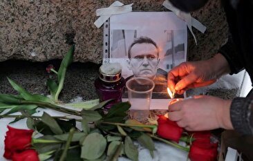 واکنش‌ شهروندان بهت زده روس‌ به مرگ ناوالنی/ رهبران غرب پوتین را محکوم کردند (فیلم)