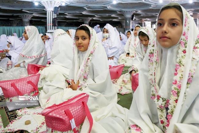 جشن تکلیف 1000 نفری دختران دانش آموز در مصلی شهرکرد