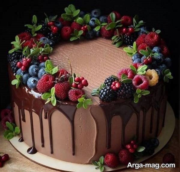 مدل های جذاب دیزاین کیک با میوه و شکلات