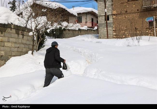 بارش برف در روستاهای اشکورات گیلان