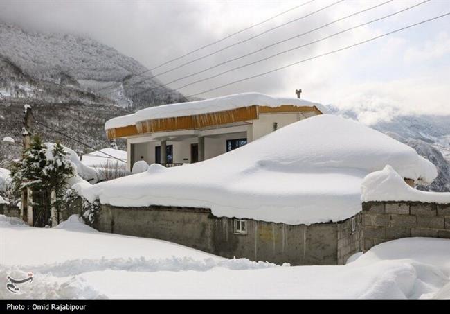 بارش برف در روستاهای اشکورات گیلان