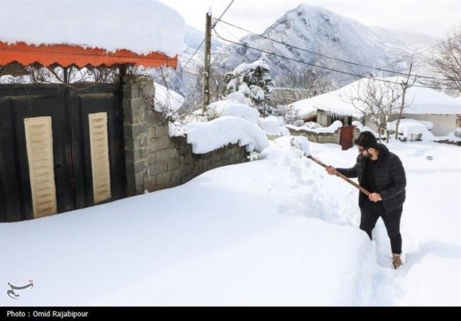 بارش برف در روستاهای اشکورات گیلان