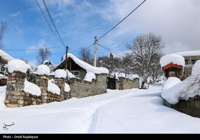 بارش برف در روستاهای اشکورات گیلان