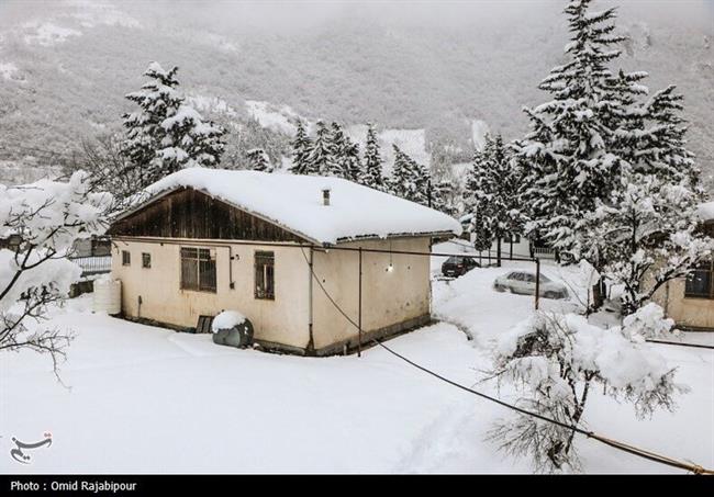 بارش برف در روستاهای اشکورات گیلان