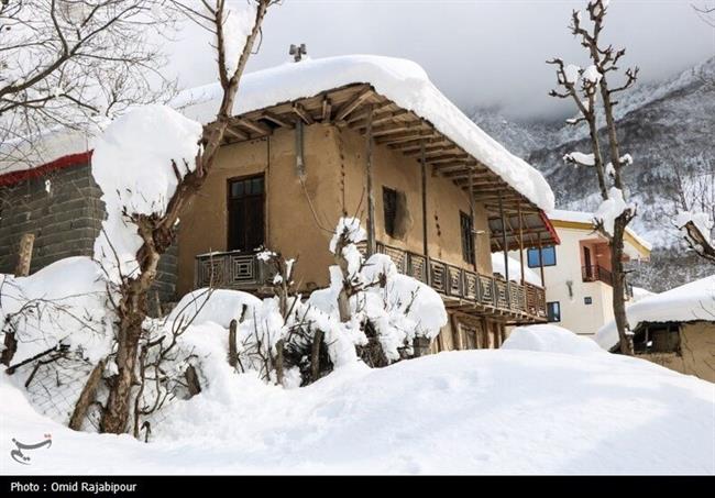 بارش برف در روستاهای اشکورات گیلان