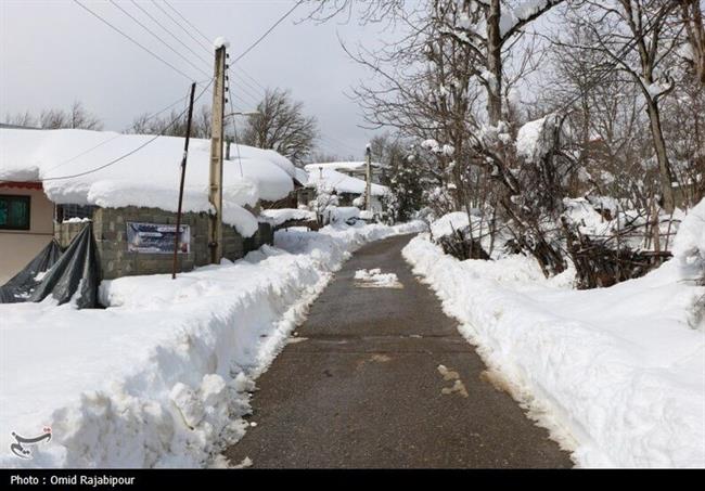 بارش برف در روستاهای اشکورات گیلان