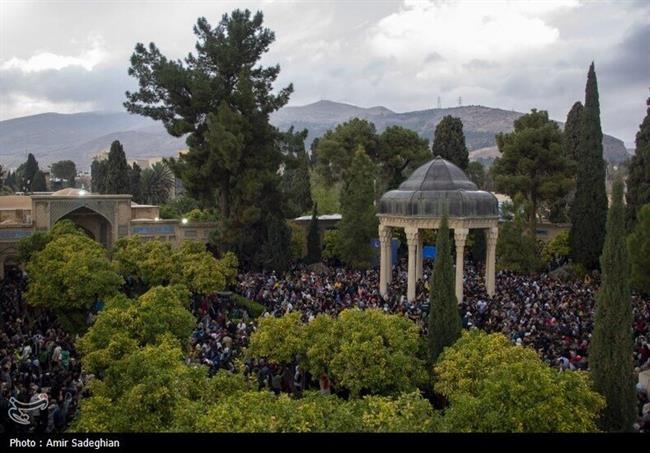 مراسم تحویل سال 1403 در جوار آرامگاه حافظ شیرازی