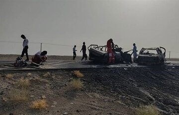 تصادف زنجیره‌ای 4 خودرو در جنوب استان کرمان / اعلام آمار کشته‌ها و مصدومان