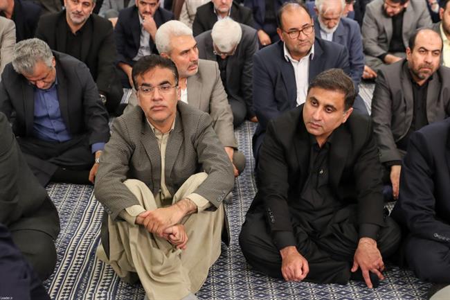 عکسی از 2 نماینده ردصلاحیت شده در دیدار مسئولان نظام با رهبری
