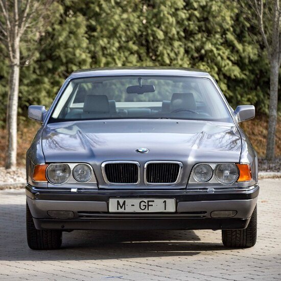 BMW 750iL V16 Goldfisch 