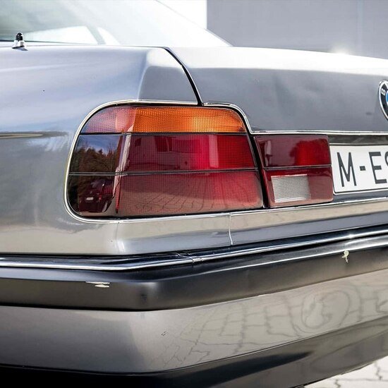 BMW 750iL V16 Goldfisch 